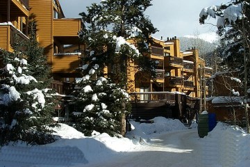 scenery7.jpg (43183 bytes)